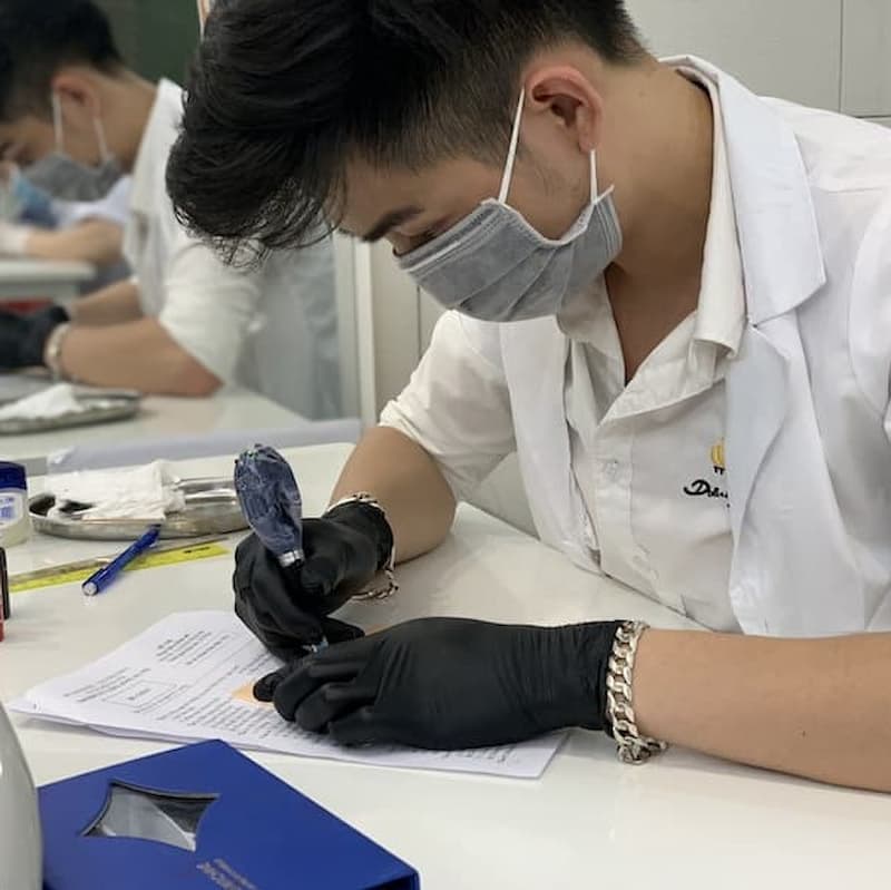 học phun thêu thẩm mỹ